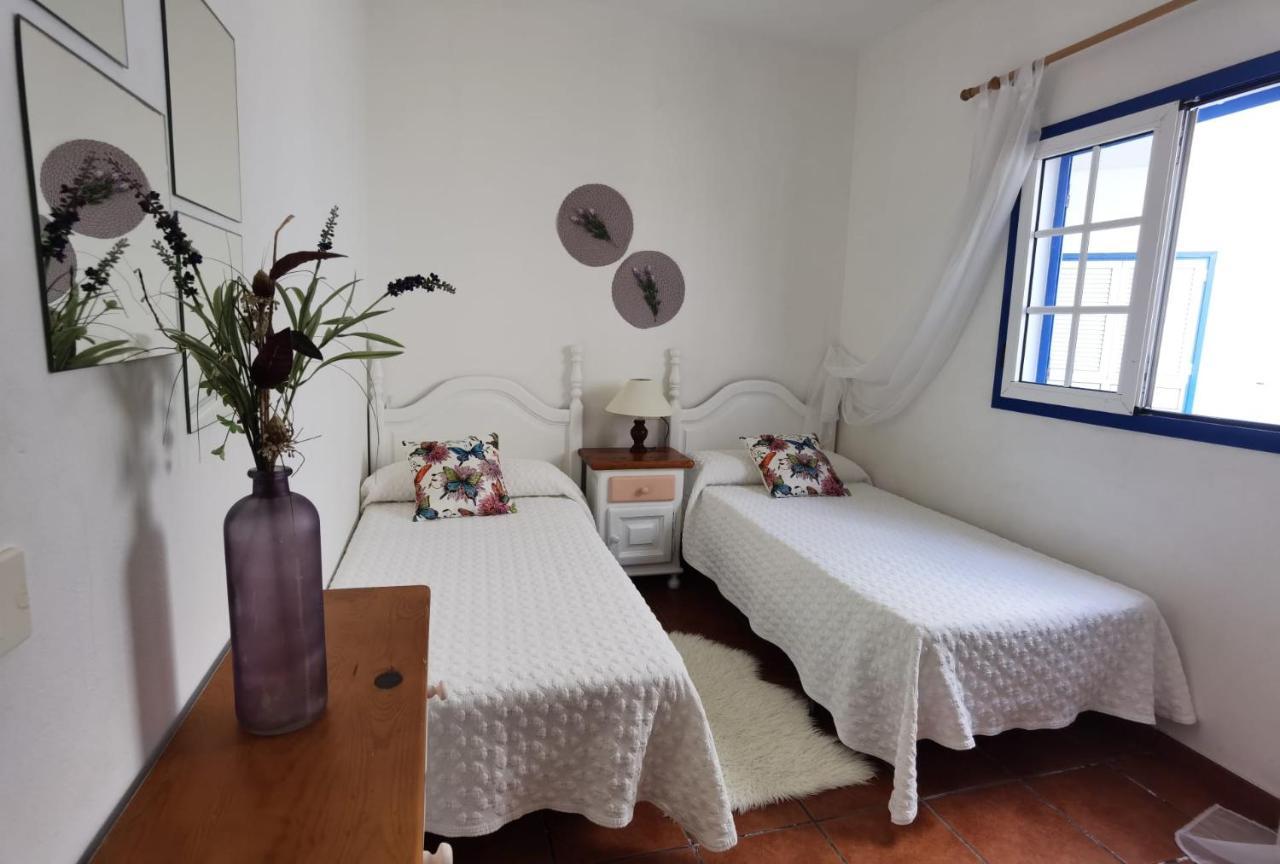 Apartamentoscasajulia La Santa Exterior photo